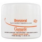 Gamarde Bronzoral Before and After Sun Exposure 80 Capsules is a food supplement based on Vitamins C and E, Zinc and Selenium which contribute to protect the cells against oxidative stress produced by the UV. Zinc helps to the maintain of a normal skin and Beta-Carotene of vegetal origin harmoniously accompanies tanning.