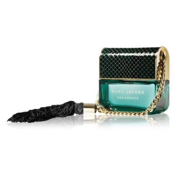 Чувственный, незабываемый и совершенно декадентский - это Marc Jacobs Decadence Eau de Parfum. Отдайся своим скрытым желаниям и живи так, как ты хочешь!