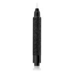 Знаменитая черная парфюмерия Yves Saint Laurent Black Opium в мерцающей ручке Click & Go - это фантастический способ сохранить ваш любимый аромат всегда под рукой, куда бы вы ни шли. Одним щелчком мыши вы отпускаете аромат, а затем просто наносите его на точки пульса с помощью кисти.
