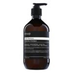 The Aēsop Hair Classic shampoo cleans the scalp effectively, washes hair thoroughly, and restores its natural beauty.