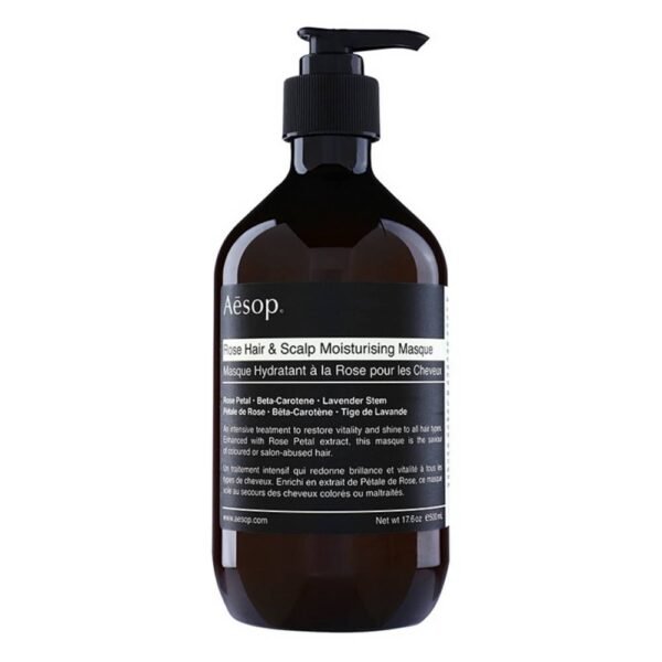 The Aēsop Hair Rose hair mask is an essential step in your hair care ritual. Give it a moment to regenerate and it will repay you with vitality and beauty.