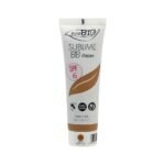 BB cream with a light texture unifies skin tone