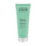 A mask with extracts of red currant or magnolia and a number of vegetable oils soothes elastic skin