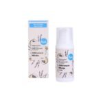 Makeup remover containing vegetable oils thoroughly