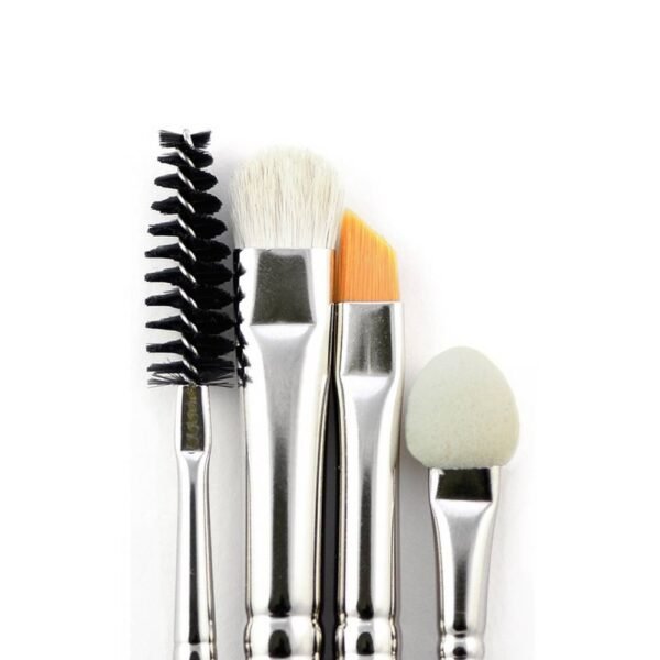 Makeup brush set with step by step instructions for perfect result. Brushes in the set: eyelash-brush, blender, liner and applicator.