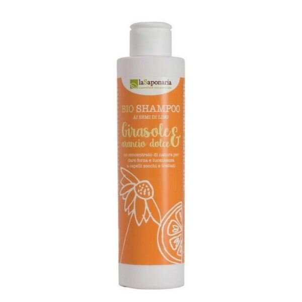 A natural and gentle shampoo with aloe vera juice