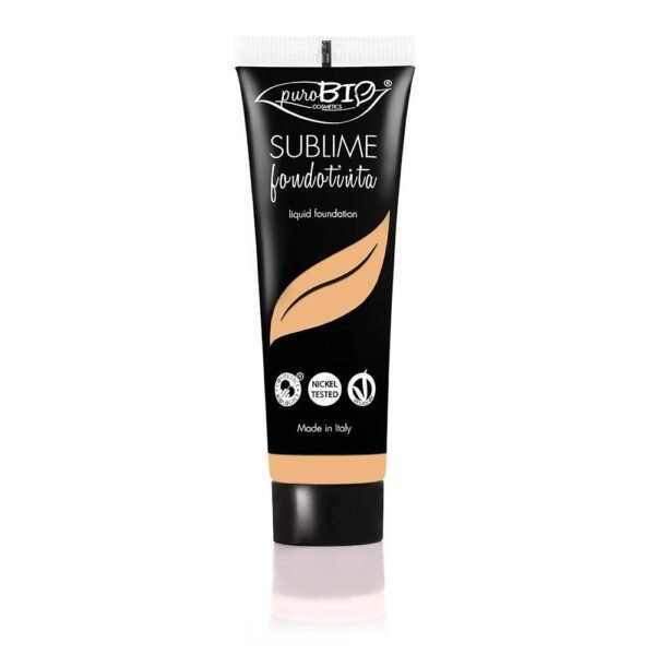 Liquid cosmetics with a slightly creamy consistency unify your skin tone and cover even minor imperfections without clogging pores