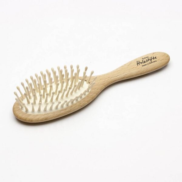 The brush is made of beech and maple.
