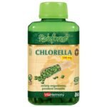 Chlorella is one of the green freshwater algae, which it obtained thanks to its rich chlorophyll content with a strong antioxidant effect. It contains a large amount of other biologically active substances such as vitamins, minerals, amino acids, fatty acids, carotenoids and an important so-called growth factor CGF consisting mainly of peptides and nucleic acids. RNA and DNA nucleic acids are important for protein synthesis and therefore promote cell proliferation and growth.