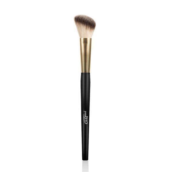 The beveled brush is an important helper for blush magic.