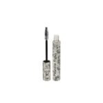 Vegan mascara with a nurturing composition gives lashes a truly expressive look thanks to the intense pigments and the large