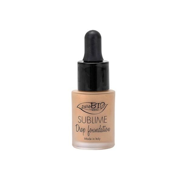 Make-up with a practical dropper combines light skin tones with a warm undertone and covers minor imperfections.