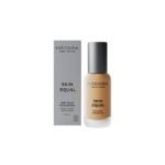Vegan cosmetics with SPF 15 contain pure mineral pigments and aloe vera juice.