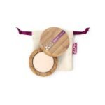 A beige shade of eyeshadow suits everyone.