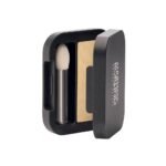 Shimmery gold eyeshadows are suitable for every eye color they highlight beautifully.