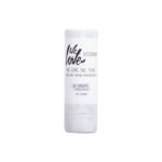 This natural deodorant containing coconut oil and beeswax prevents unpleasant odors while absorbing moisture.