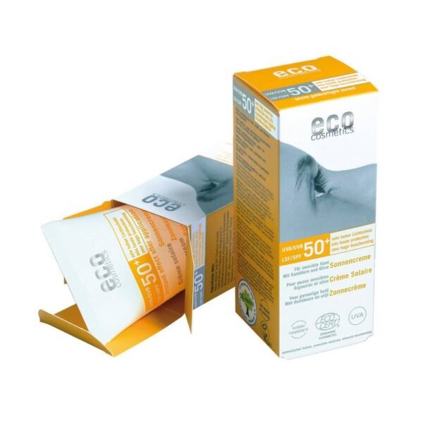 The lightly toned sunscreen reliably protects the entire body from UVA and UVB radiation.