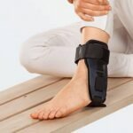 Solid ankle orthosis, rigid pads allow good stability against supination and pronation movements, universal size and side.