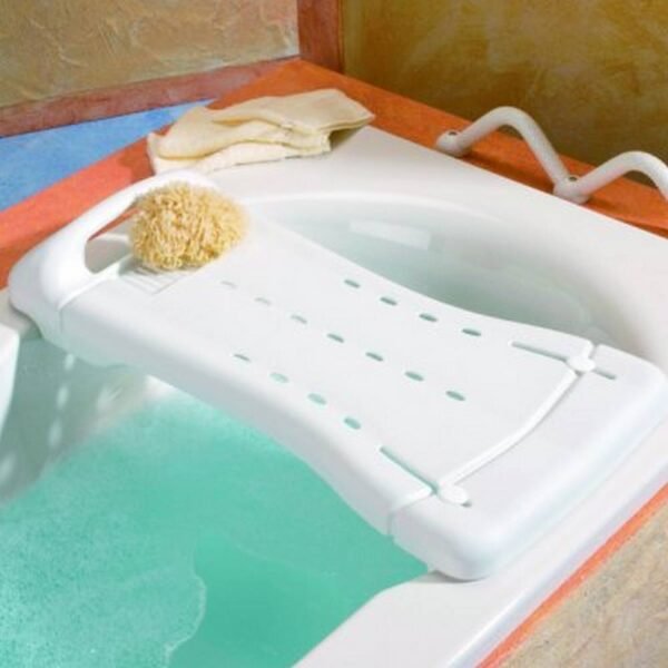 Universal plastic bath plate with handle.