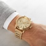 DIESEL dz1761. The case is made of matte stainless steel, gold-ion-platinum, with 4 screws for fixing to the floor, mineral glass.