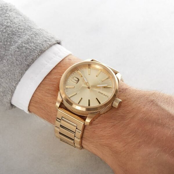 DIESEL dz1761. The case is made of matte stainless steel, gold-ion-platinum, with 4 screws for fixing to the floor, mineral glass.
