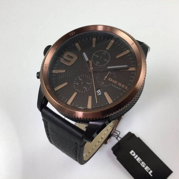 Diesel rasp dz4445 men's chronograph. Removable black lithium-ion battery, narrow stainless steel case, rose gold bezel with a minute scale.