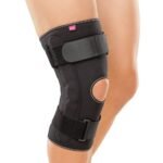 protect.St pro is a short knee sleeve orthosis made of breathable D-Tex II material. The orthosis has a biaxial knee joint made of light metal. Increased support is achieved with adjustable velcro on the thigh and below the knee. It stabilizes the knee, prevents hyperextension and, thanks to the developed compression, contributes to the improvement of proprioception.