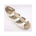 Comfortable and elegant sandals that adapt perfectly to the required width of the feet.