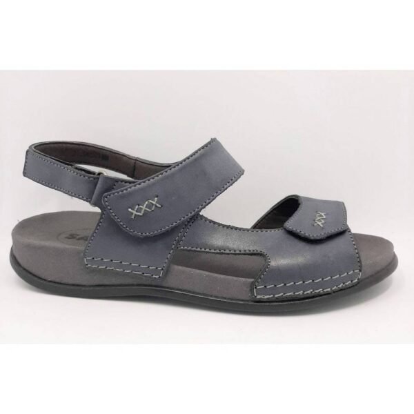 Comfortable sandals from the popular Czech brand Santé.