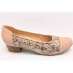Comfortable pumps from the popular Czech brand Santé are characterized by greater width and greater comfort.