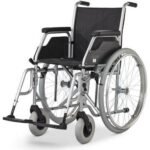 Standard folding mechanical trolley with a stable and solid construction of steel tubes suitable for all-day use indoors and outdoors.