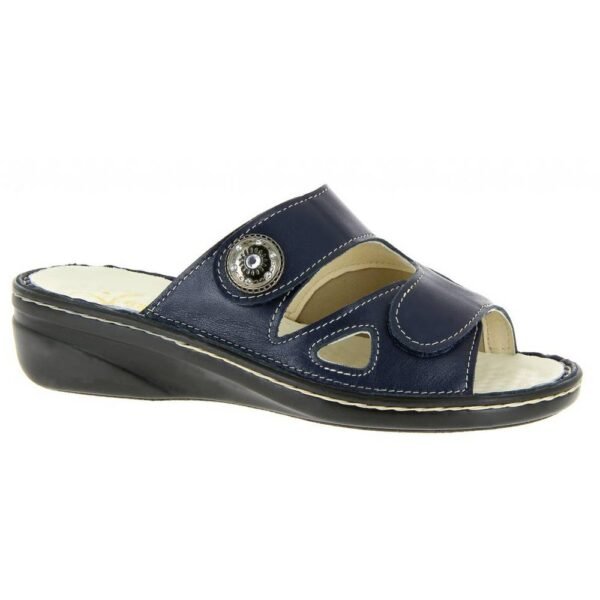 Quality and comfortable footwear from the German brand Varomed offers shoes especially for wider and sensitive feet.