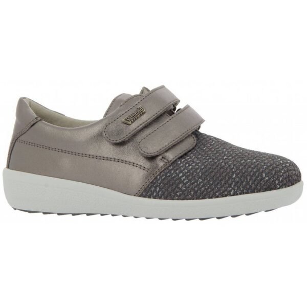 The German brand Varomed offers high-quality footwear for wide and sensitive feet and therapeutic footwear.