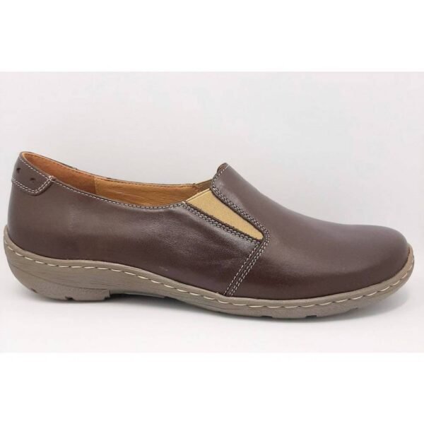 The Czech family company, which produces medical and comfortable footwear, is characterized by the quality of workmanship, first-class materials used, unique construction, comfortable insoles and integrated anatomy for healthy walking.