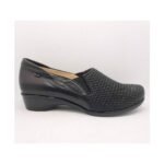 Comfortable women's low shoes for wider legs of the popular Czech brand Peon.