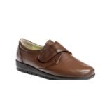 Women's comfortable shoes made of premium leather from the Looke brand. Higher heel, soft insole. Easy to put on and tighten with Velcro. Ideal for all-day wear.