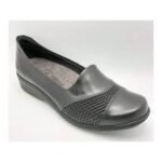 Comfortable, high-quality and elegant low shoes from the popular Axel brand, which are light and have a removable insole.
