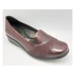Comfortable, high-quality and elegant low shoes from the popular Axel brand, which are light and have a removable insole.