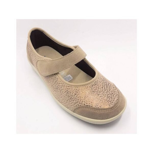 The German brand Varomed offers high-quality therapeutic footwear and footwear for wide and sensitive feet.