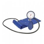 The Boso Clinicus 2 blue w. Burdock cuff aneroid blood pressure monitor. The diameter of the scales is 60 mm. The housing and the glass retaining ring are made of impact-resistant plastic and therefore the Boso Clinicus 2 is blue m. Velcro cuff aneroid blood pressure monitor, corrosion-proof. Even the measuring mechanism is corrosion-free. This makes it ideal for use in ambulances.