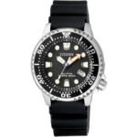 WOMEN'S ANALOG QUARTZ WATCH CITIZEN EP6050-17E WITH A PLASTIC BRACELET. The case of calandreated stainless steel, the bottom, the black rotating bezel with one side per minute,