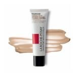 This fluid texture foundation is suitable for all skin types, even sensitive or intolerant skin.