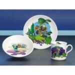 Children's porcelain with raccoon motifs.