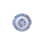 Saphyr cake plate in onion decor.