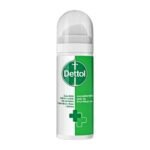 Антибактериальный дезинфицирующий спрей для рук Dettol объемом 50 мл защищает 99% от вирусов и бактерий. Его использование не требует добавления воды или мыла.