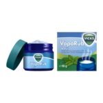 Vicks VapoRub ointment is a drug that is used to lubricate the chest and back in case of irritation and inflammation of the nasal and throat mucosa. Volatile ingredients contained in the ointment vaporize and help in the course of e.g. colds with cough, runny nose with swelling of the nasal mucosa and the feeling of stuffy nose.