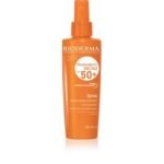 Защитный солнцезащитный спрей Bioderma Bronz гарантирует и то, и другое.