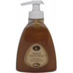 Making a scented liquid soap is easy. Make a scented liquid soap to be as gentle as possible, an effective soap, but not yet dry out your skin - it's a nut. In the end, we succeeded because we use honey in our production, which has antimicrobial effect and at the same time is very gentle. The whole family can now enjoy the sweet scent