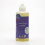 The liquid soap with the soothing scent of lavender removes impurities from the skin of the hands without drying or irritating it unnecessarily. The contained vegetable surfactants provide a fine foam that is friendly to hands and the environment.