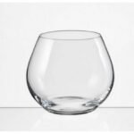 The advantage of Amoroso glasses is their plump shape, which very well keeps the relaxing aromatic substances of the drink inside and thus enhances the tasting experience.